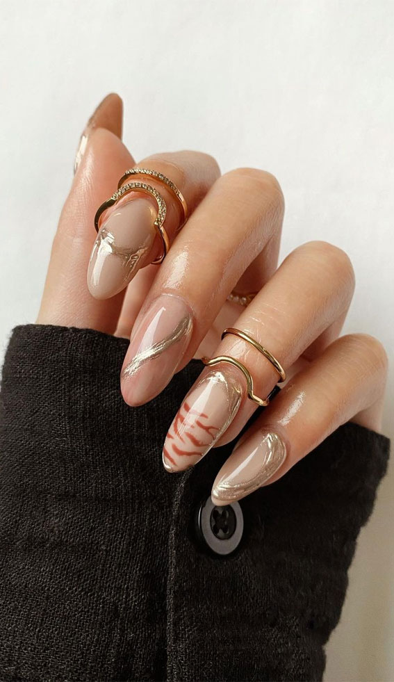 35 Almond Nails For A Cute Spring Update : Mix n Match Gold & Animal Nail Art