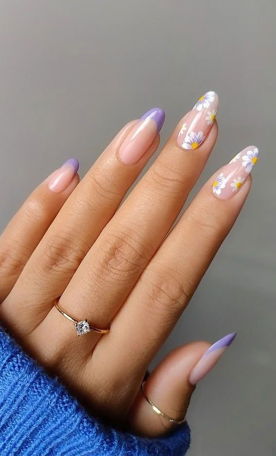 35 Almond Nails For A Cute Spring Update : Lilac French Tips & Daisy Nails