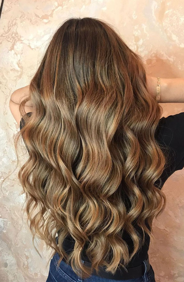 32 Beautiful Golden Brown Hair Color Ideas : Balayage Golden Caramel