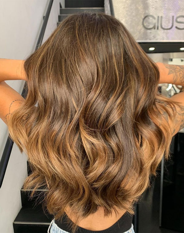 brown base with golden brown highlights, golden brown hair color ideas, beautiful golden brown hair