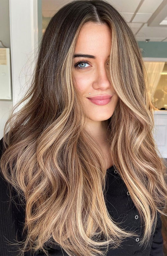 50 Stylish Brown Hair Colors & Styles for 2022 : Dark Brown with Blonde