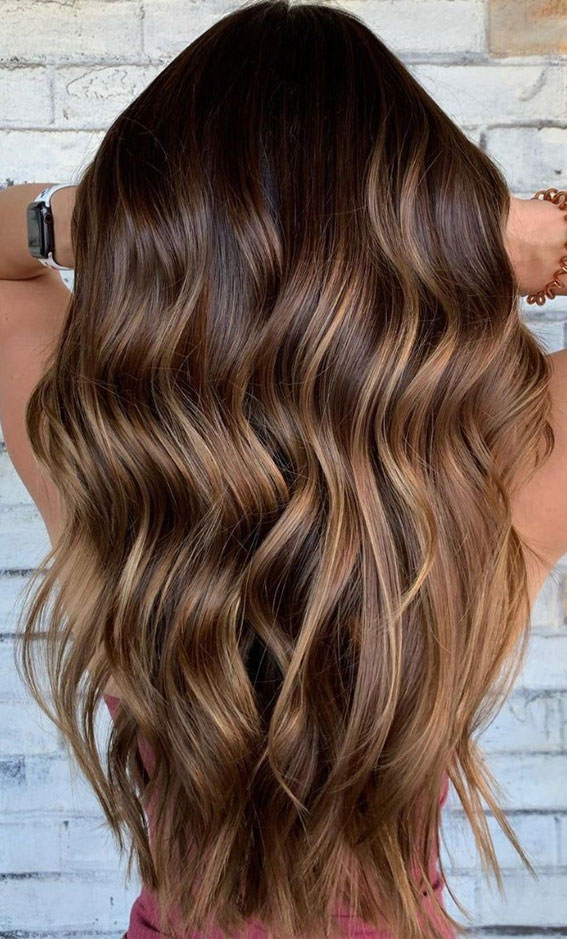 40 Trendiest Hair Colors for 2022 : Dark Roots Caramel Highlights
