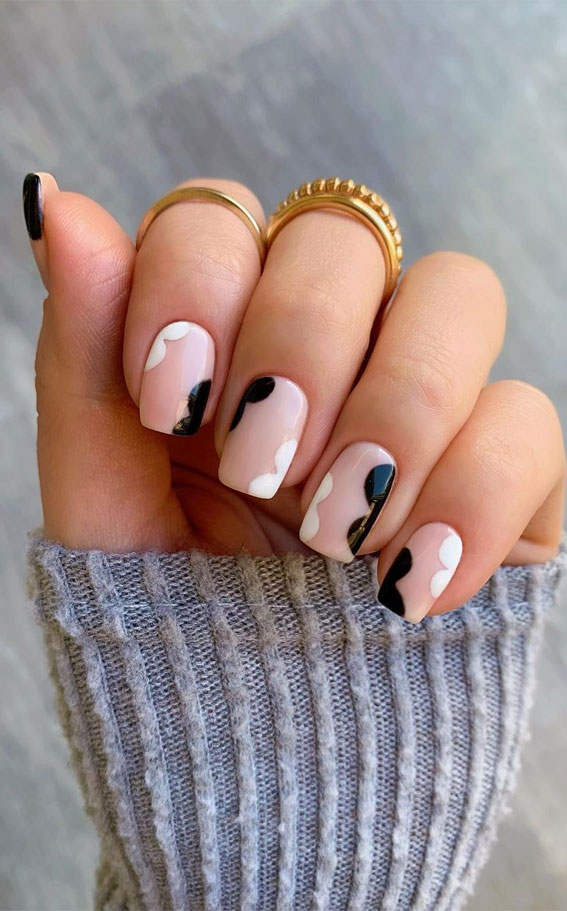 monochromatic nails, black and white nails, short nails, abstract heart nails,