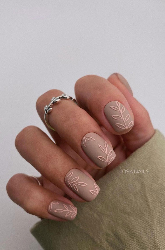 37 Cute Spring Nail Art Designs : Leaf Embossed Nude Short Nails