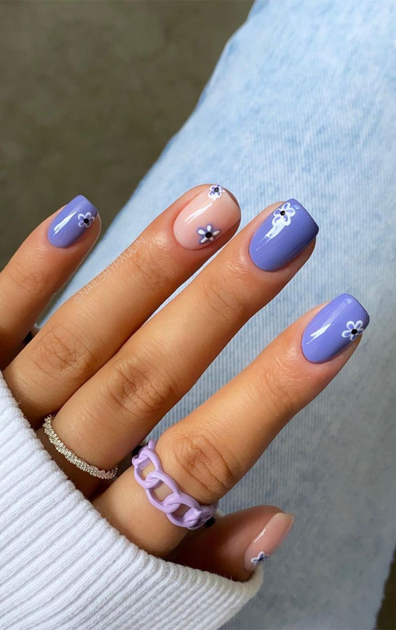 30 Spring Nails That We Are Obsessed With : Daisy Very Peri Short Nails