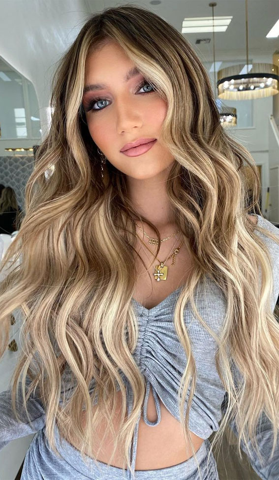 money piece hair color, money piece hair highlights, what is a money piece hair, why is it called money piece hair, money piece hair brunette, money piece hair brown,  money piece hair 2022, money piece balayage, natural money piece hair, caramel money piece on brown hair, money piece hair blonde