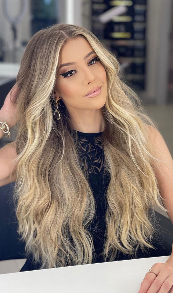 money piece hair color, money piece hair highlights, what is a money piece hair, why is it called money piece hair, money piece hair brunette, money piece hair brown,  money piece hair 2022, money piece balayage, natural money piece hair, caramel money piece on brown hair, money piece hair blonde