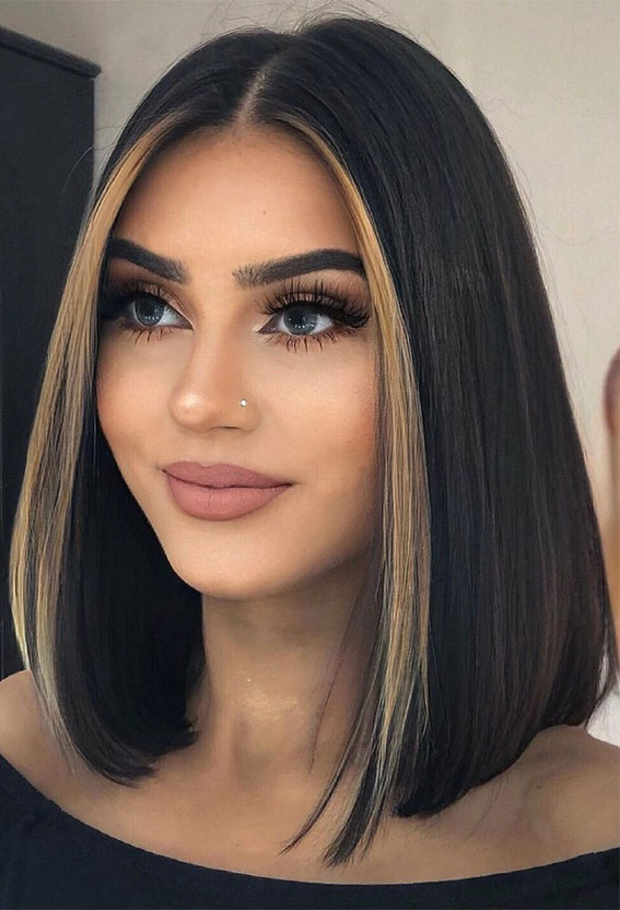 lob hairstyle blonde face framing highlights, money piece hair color, money piece hair highlights, what is a money piece hair, why is it called money piece hair, money piece hair on dark hair, blonde face frame dark hair