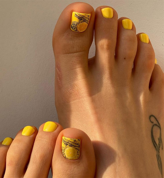 45 Pretty Toe Nails To Try In 2022 : Lemon Yellow Pedicure