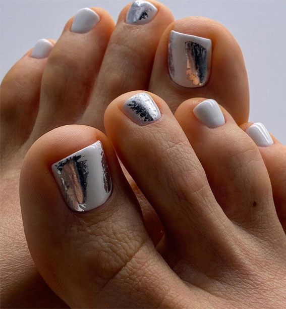 45 Pretty Toe Nails To Try In 2022 : Undone Look