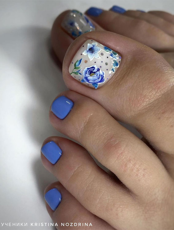 45 Pretty Toe Nails To Try In 2022 : Blue Flower Pedicure