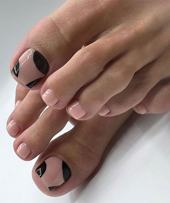 45 Pretty Toe Nails To Try In 2022 : Negative Space Black and Nude Pedicure