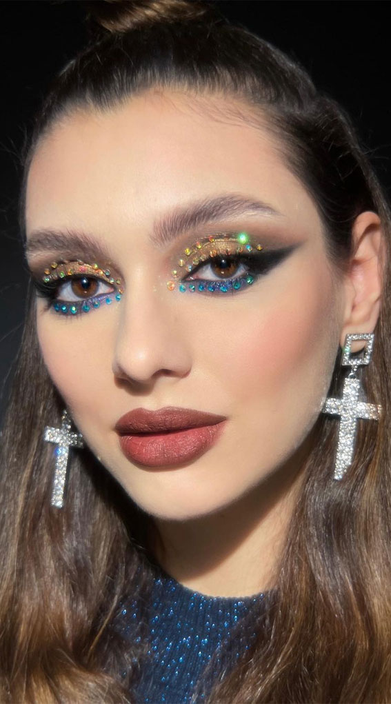 42 Summer Makeup Trends & Ideas To Look Out : Blue and Gold Crystal Makeup Look