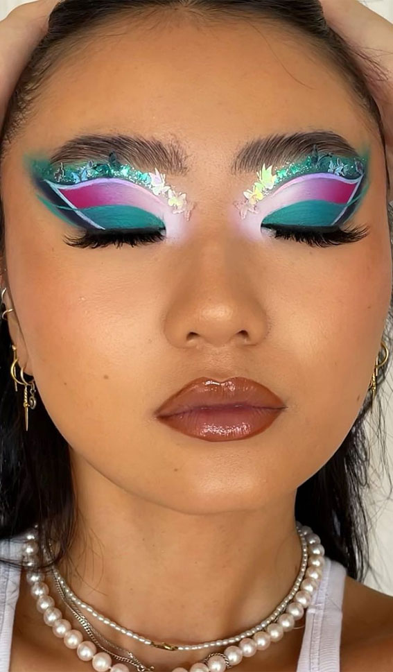42 Summer Makeup Trends & Ideas To Look Out : Festival Makeup Look for Round Face 