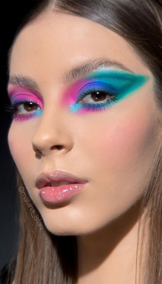 42 Summer Makeup Trends & Ideas To Look Out : Soft Neon Festival Makeup Look