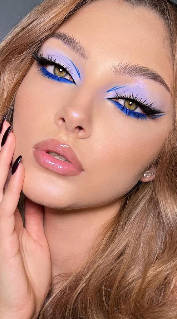 42 Summer Makeup Trends & Ideas To Look Out : Cobalt Blue & Lavender Eyeshadow