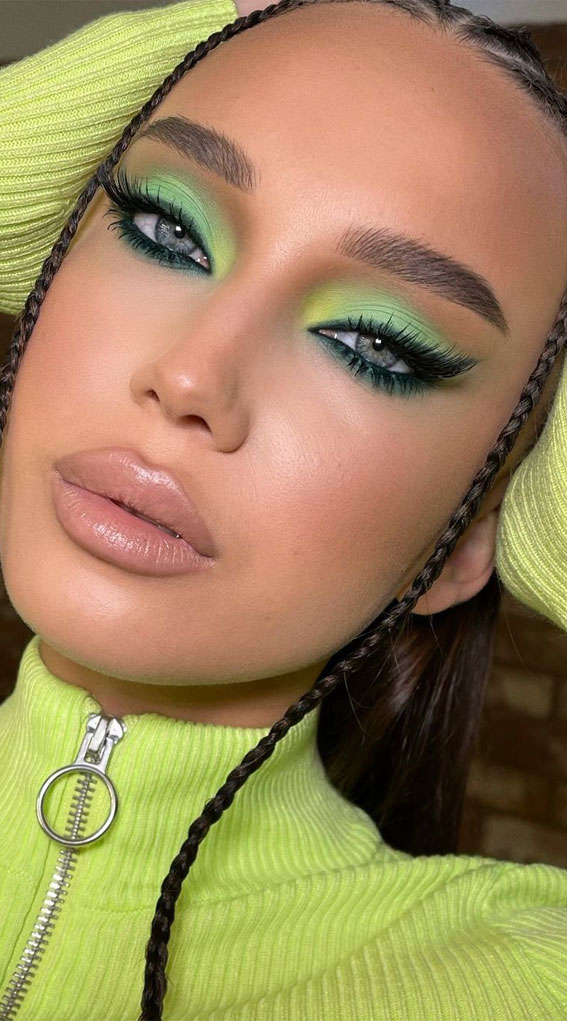42 Summer Makeup Trends & Ideas To Look Out : Neon Green 90s