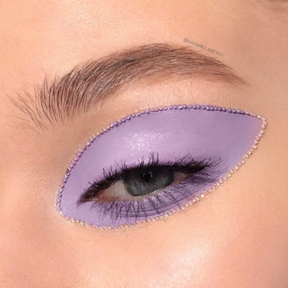 47 Cute Makeup Looks to Recreate : Lilac Eyeshadow + Rhinestone Graphic Liner