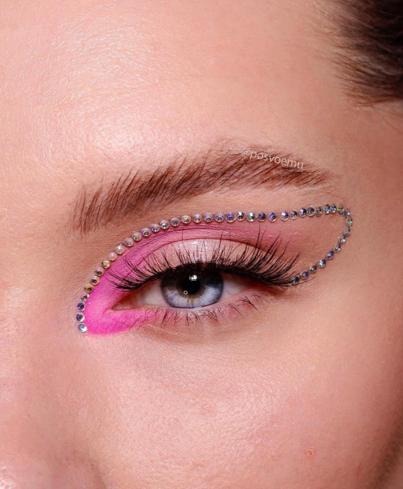 47 Cute Makeup Looks to Recreate : Pink Eyeshadow + Rhinestone Graphic Liner