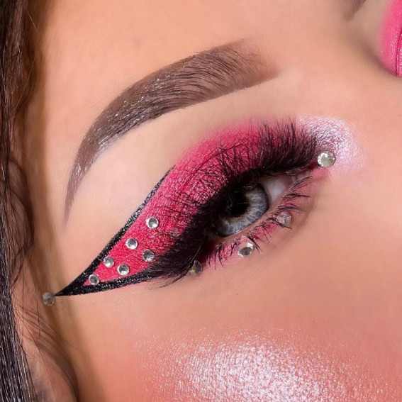 47 Cute Makeup Looks to Recreate : Pink Eyeshadow + Rhinestones