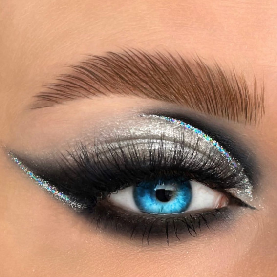 47 Cute Makeup Looks to Recreate : Silver + Glittery Liner Makeup Look