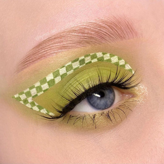 47 Cute Makeup Looks to Recreate : Green Checker Board