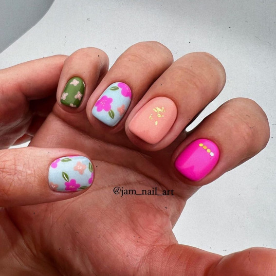 50 Eye-Catching Nail Art Designs : Mixed Floral Short Nails