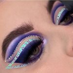 47 Cute Makeup Looks to Recreate : Peach Eyeshadow + Black Graphic