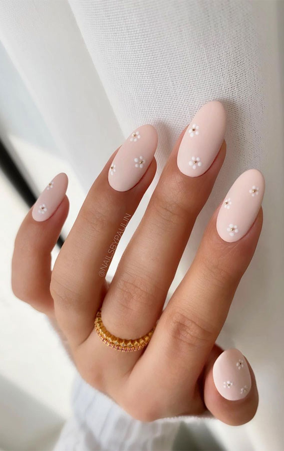 40 Trendy Flower Nail Designs That You Should Try : Daisy Matte Pink Nails