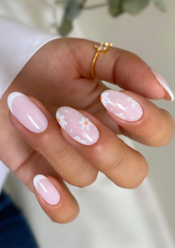 40 Trendy Flower Nail Designs That You Should Try : Romantic Daisy & French Nails