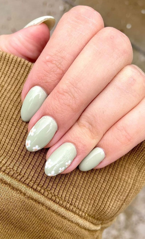 20 top Dark Green and Gold Nails ideas in 2024