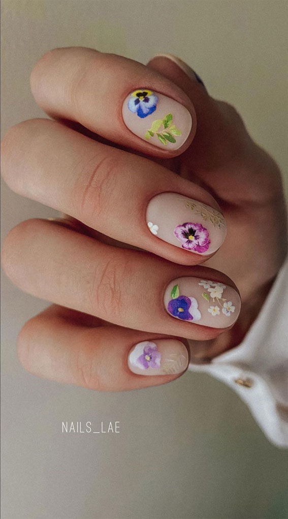 50 Eye-Catching Nail Art Designs : Delicate Floral Matte Nails