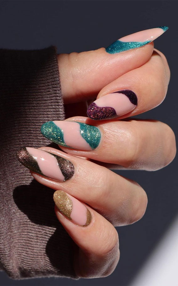 50 Eye-Catching Nail Art Designs : Mix and Match Glittery Abstract Nails