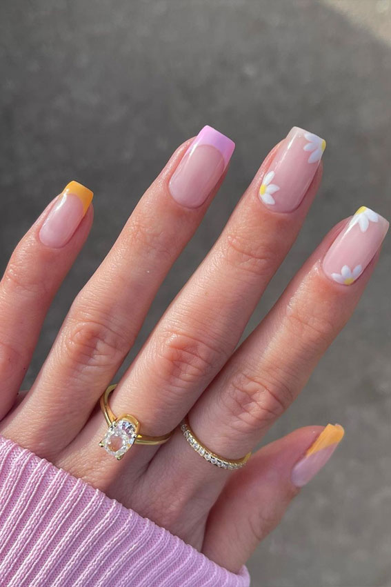 40 Trendy Flower Nail Designs That You Should Try : Soft Peach & Pink Daisy Nails