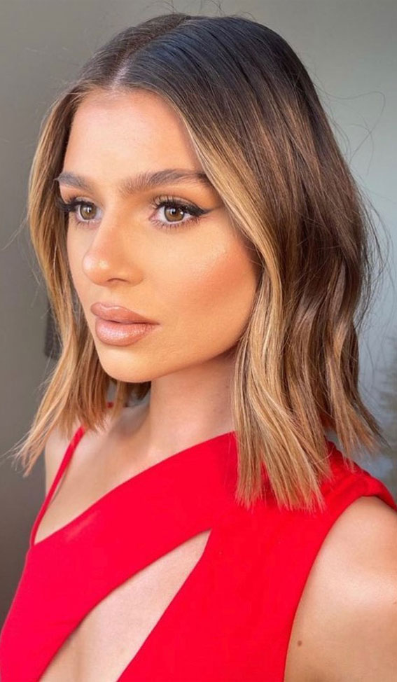 40 Trendy Lob Haircuts & Hairstyles in 2022 : Light Caramel Moneypiece
