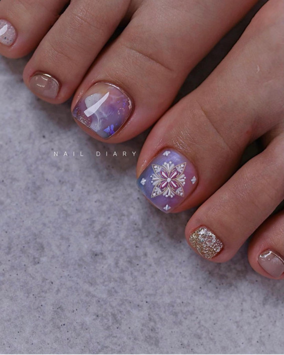 40 Eye-Catching Toe Nail Art Designs : Aurora + Shimmery Boho