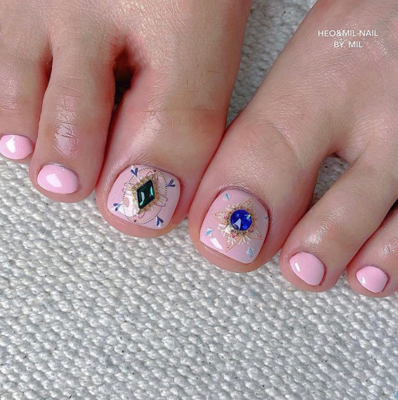 40 Eye-Catching Toe Nail Art Designs : Boho Elegant Jewel Toe Nails