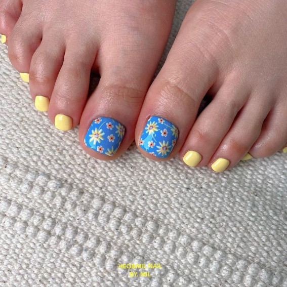 40 Eye-Catching Toe Nail Art Designs : Yellow + Flower Blue Toe Nails