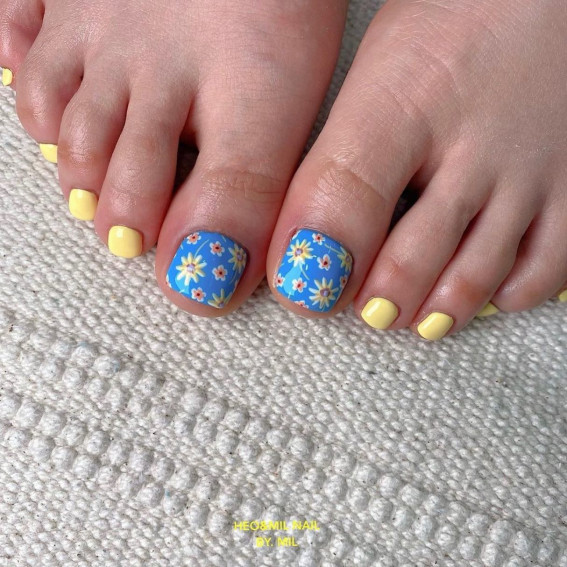 How to Paint DIY Flowers on Toes Quick and Easy - Infarrantly Creative