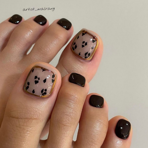 40 Eye-Catching Toe Nail Art Designs : Black Leopard + Gold Border + Black