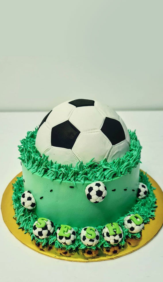 FOOTBALL Cake Kit (including the cakes) – Cloud Nine Cake Centre