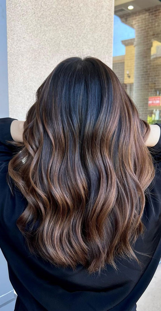 50 Autumn's 2022 Hair Colour Trends : Chocolatey Balayage