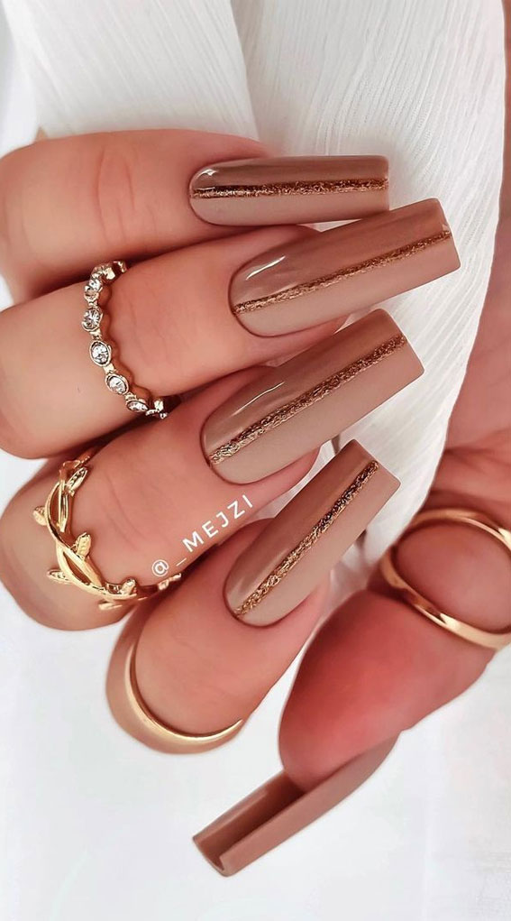 32 Prettiest Autumn 2022 Nail Trends to Try Now : Glitter Nude Nails