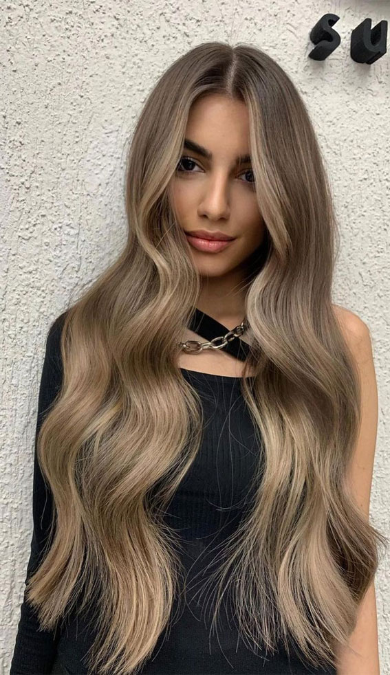 50 Hair Colours Ideas That Are Trending Now : Wavy Ash Blonde Hair
