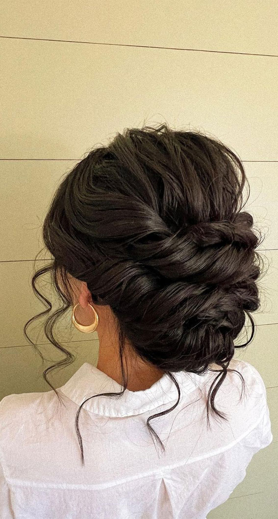 voluminous updo, updo hairstyles, updo 2022, hairstyles, upstyle hairstyles, textured updo, messy updo, wedding updo hairstyles 2022, updo hairtyles 2022