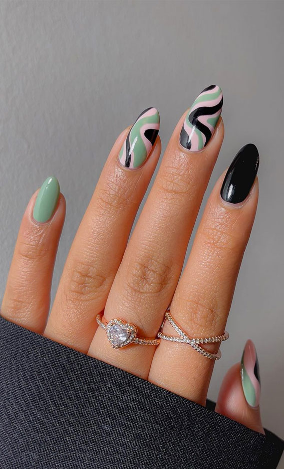 32 Prettiest Autumn 2022 Nail Trends to Try Now : Black and Green Psychedelic Nails