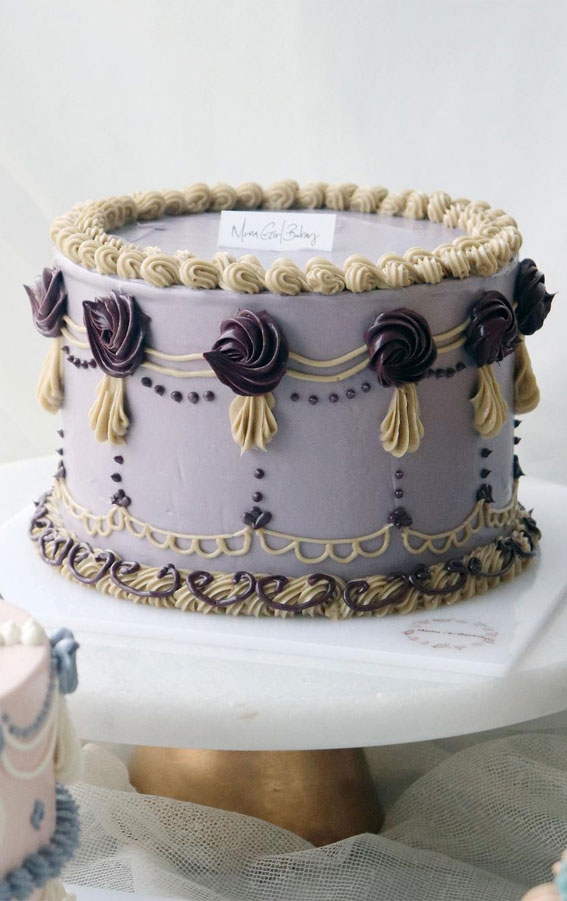 50 Vintage Inspired Lambeth Cakes That’re So Trendy : Lavender & Purple Cake