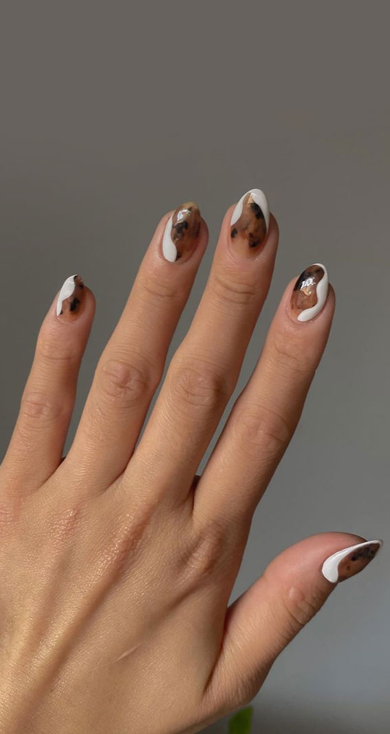 50 Trending Autumn Nail Colours & Designs : Abstract Tortoiseshell Nails