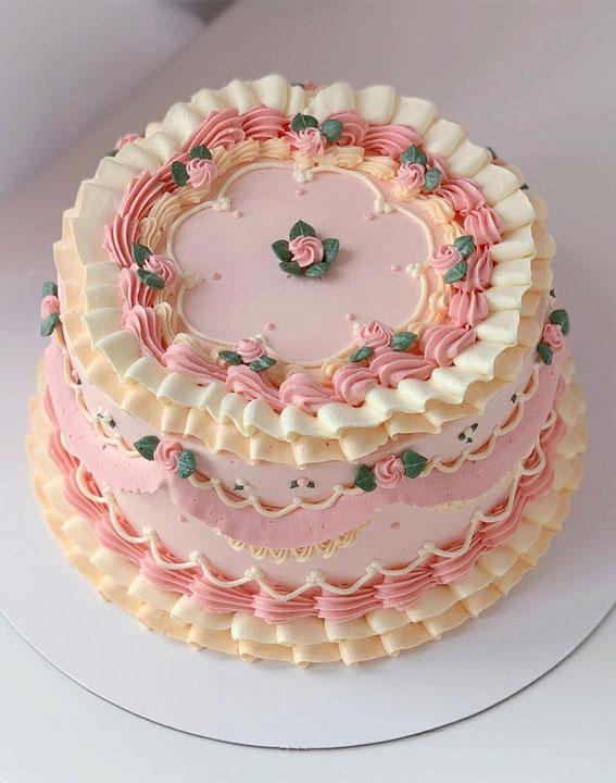 lambeth cake, buttercream lambeth cake, vintage buttercream cake, modern lambeth cake, simple lambeth cake, lambeth wedding cake, lambeth piping, lambeth cake ideas, vintage cake, vintage cake design, korean vintage cake, simple vintage cake, vintage cake design for wedding, vintage cake aesthetic