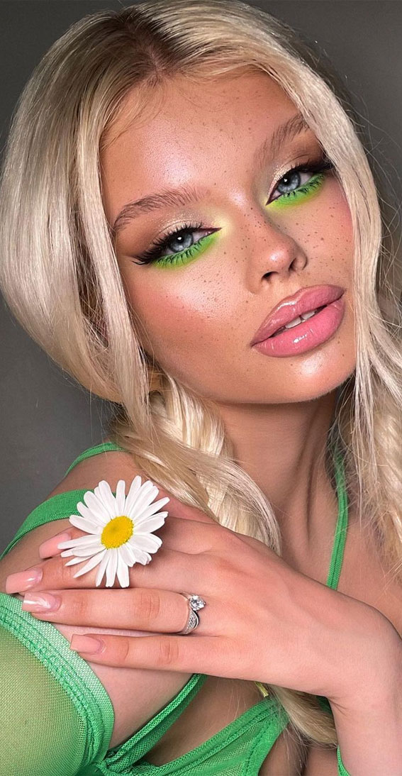 58 Stunning Makeup Ideas For Every Occasion : Neon Green Makeup